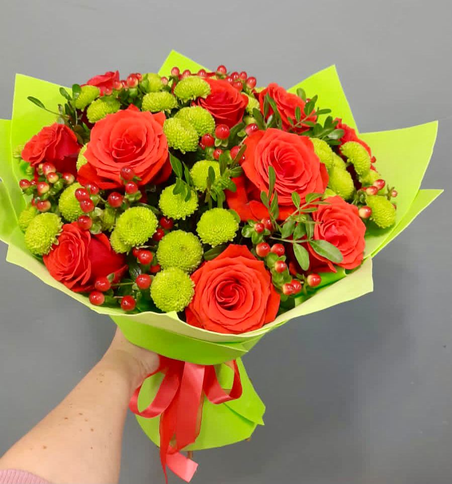 Букет цветов из: Хризантемы и Розы в Краснокаменске Забайкальского края