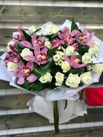 Букет цветов из: Розы и Хризантемы в Краснокаменске Забайкальского края