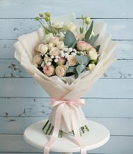 Букет цветов из:  Розы и Лизиантусы #REPLACE_PRED# Краснокаменске Забайкальского края