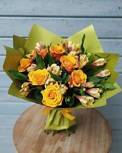 Букет цветов из:  Альстромерии и Розы в Краснокаменске Забайкальского края