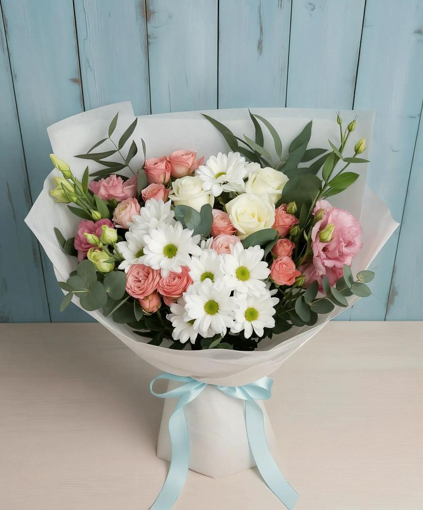 Букет цветов из: Розы, Лизиантусы и Хризантемы в Краснокаменске Забайкальского края