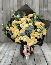 Букет цветов из:  Розы и Лизиантусы в Краснокаменске Забайкальского края