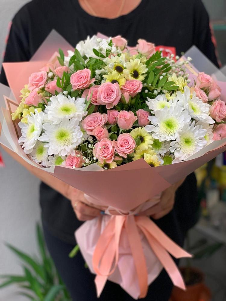 Букет цветов из: Розы и Хризантемы в Краснокаменске Забайкальского края