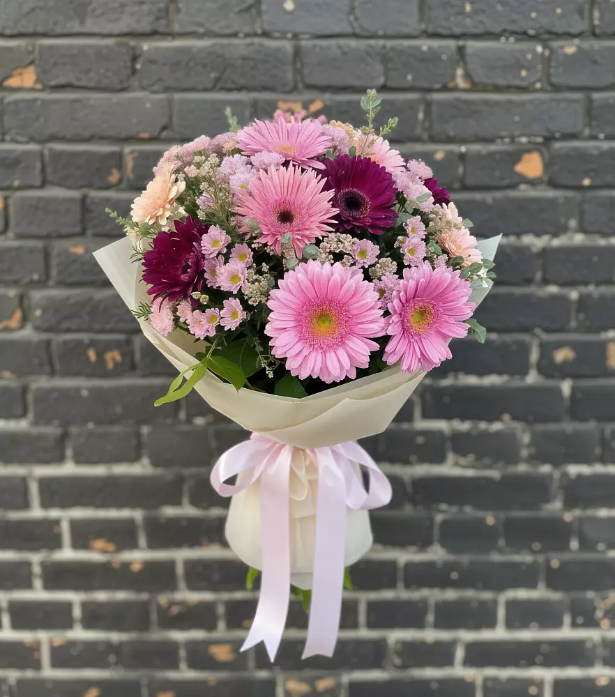 Букет цветов из: Герберы и Хризантемы в Краснокаменске Забайкальского края