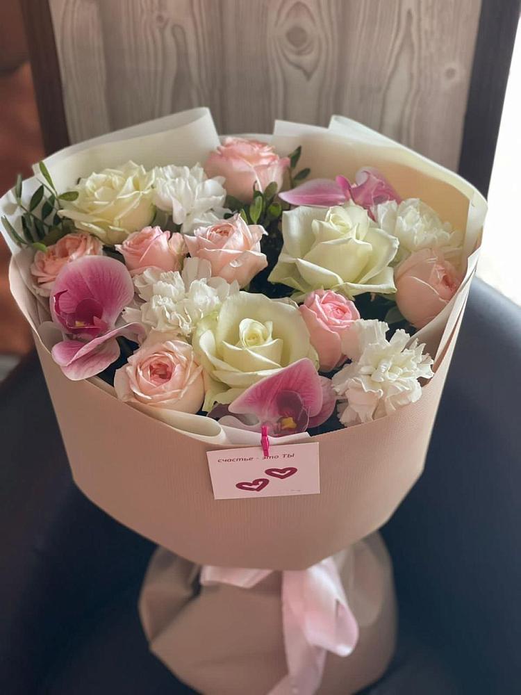 Букет цветов из: Орхидеи, Розы и Гвоздики в Краснокаменске Забайкальского края