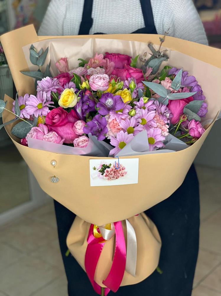 Букет цветов из: Хризантемы, Гвоздики и Альстромерии в Краснокаменске Забайкальского края