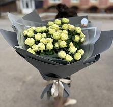Букет Белые кустовые розы Солинеро в Краснокаменске Забайкальского края