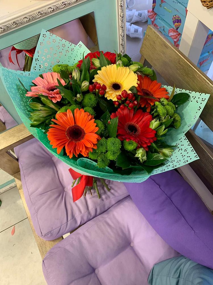 Букет цветов из: Герберы, Хризантемы и Альстромерии в Краснокаменске Забайкальского края