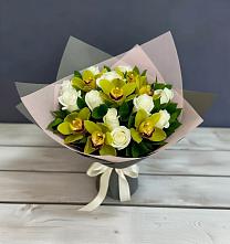 Букет цветов из:  Орхидеи и Розы в Краснокаменске Забайкальского края