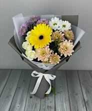 Букет цветов из:  Розы, Герберы и Хризантемы в Краснокаменске Забайкальского края