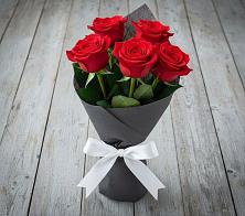 Букет 5 Красных роз Эдлесс Лав в Краснокаменске Забайкальского края