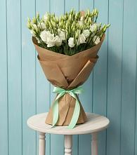 Букет цветов из:  Лизиантусы в Краснокаменске Забайкальского края