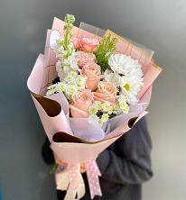 Букет цветов из:  Хризантемы и Розы в Краснокаменске Забайкальского края