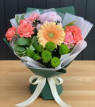 Букет цветов из:  Гвоздики, Розы, Герберы и Хризантемы #REPLACE_PRED# Краснокаменске Забайкальского края