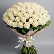 Букет 101 беля роза Белоснежка в Краснокаменске Забайкальского края