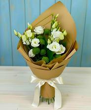 Букет цветов из:  Хризантемы и Лизиантусы в Краснокаменске Забайкальского края