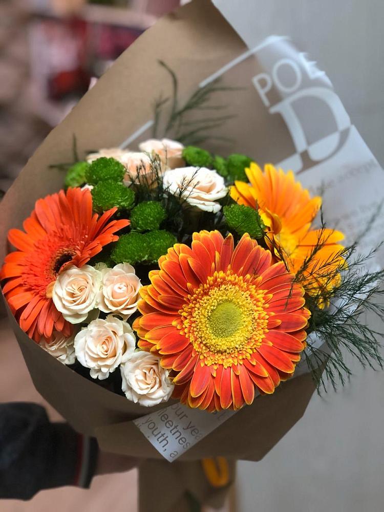 Букет цветов из: Герберы, Хризантемы и Розы в Краснокаменске Забайкальского края