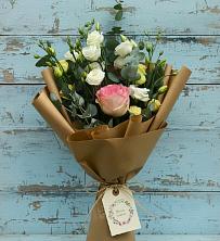 Букет цветов из:  Розы и Лизиантусы в Краснокаменске Забайкальского края